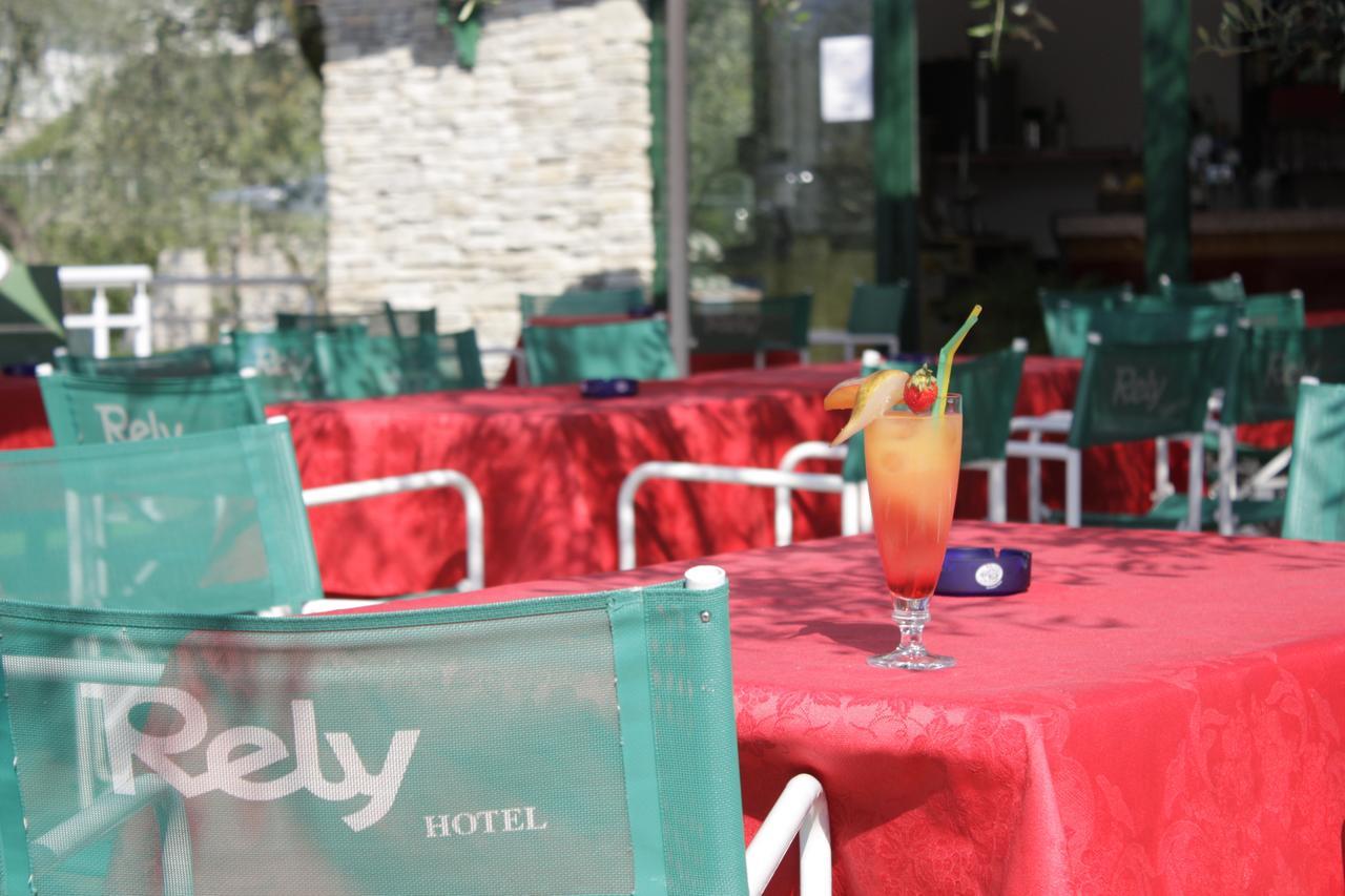 Villaggio Albergo Casa E Lago Brenzone sul Garda Exteriör bild