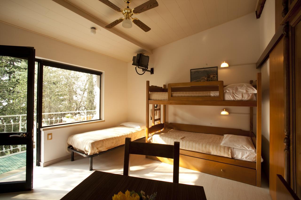 Villaggio Albergo Casa E Lago Brenzone sul Garda Exteriör bild