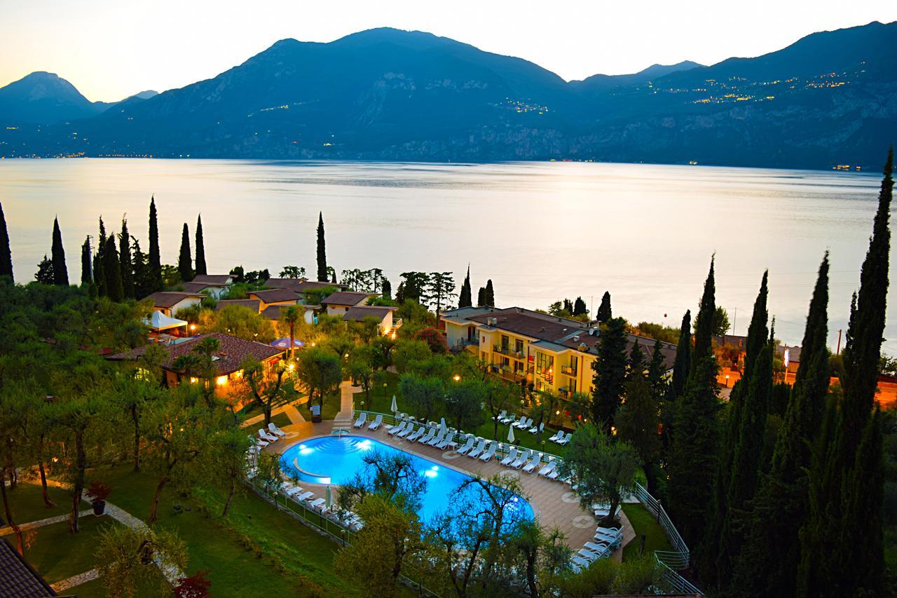 Villaggio Albergo Casa E Lago Brenzone sul Garda Exteriör bild